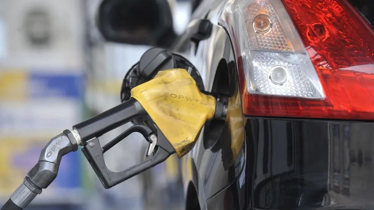 Descuento para carga de nafta de turistas: cuánto es y dónde se aplica