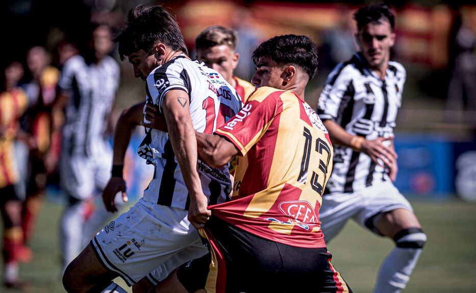 Apertura: Progreso está venciendo 1-0 a Wanderers en el Paladino, en duelo clave