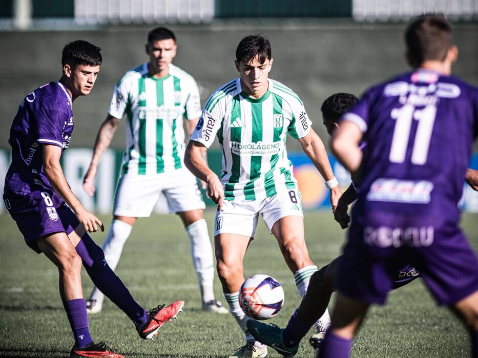 Apertura: Racing empató 1-1 con Defensor en el Roberto y varios festejaron sin jugar