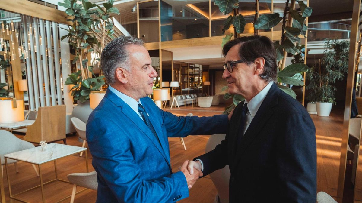 Yamandú Orsi se reunió con el presidente de la Generalitat de Cataluña en Barcelona