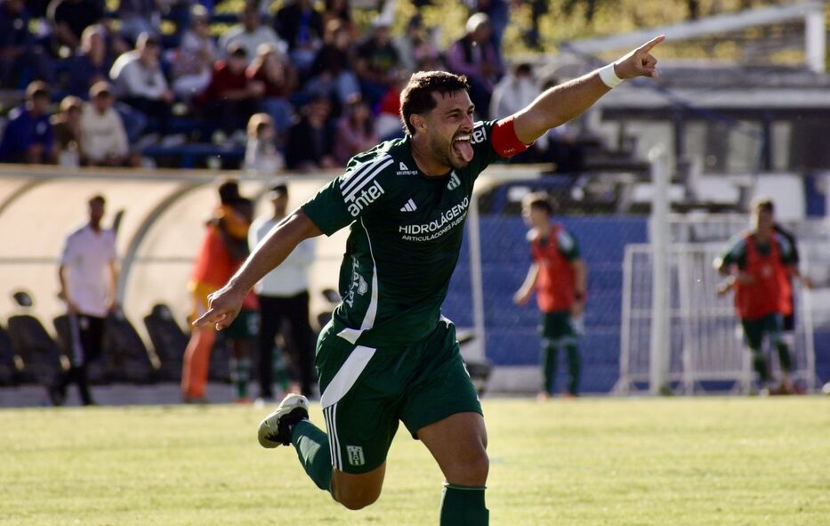 Apertura: Racing ganó 1-0 en su visita a Cerro Largo y acaricia el título de campeón