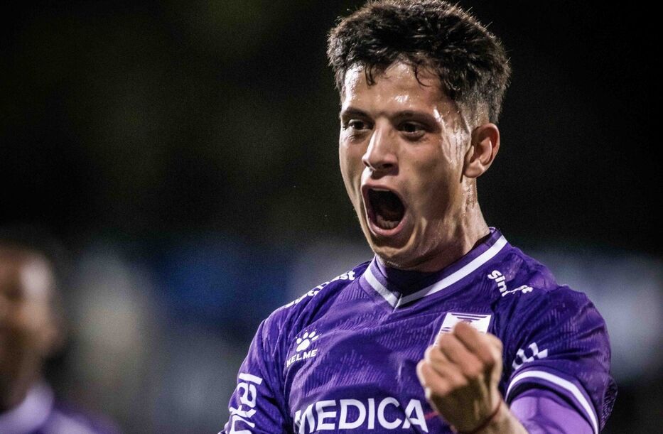 Apertura: Defensor Wearing derrotó 1-0 a Progreso sobre la hora en el Franzini